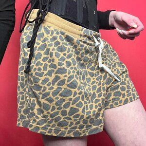 Jane and Delaney / Giraffe or cheetah printed sweet shorts 🤎💛​​​​​